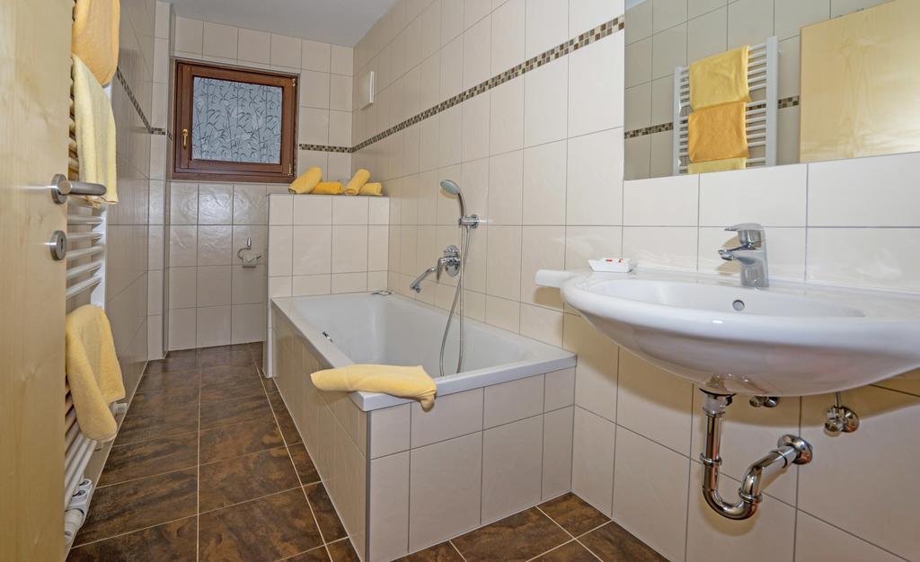 Haus Stampfer Hotell Weissensee Rum bild