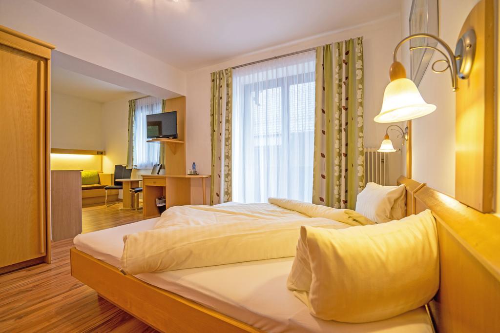 Haus Stampfer Hotell Weissensee Rum bild